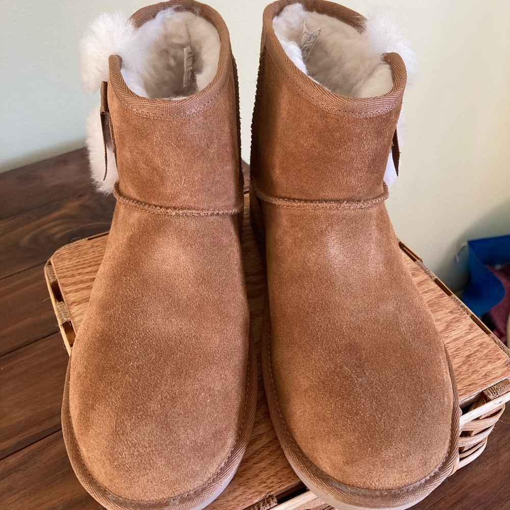 Kookaburra by Ugg bootie size - 8
